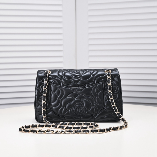 シャネルバッグ側面デザイン